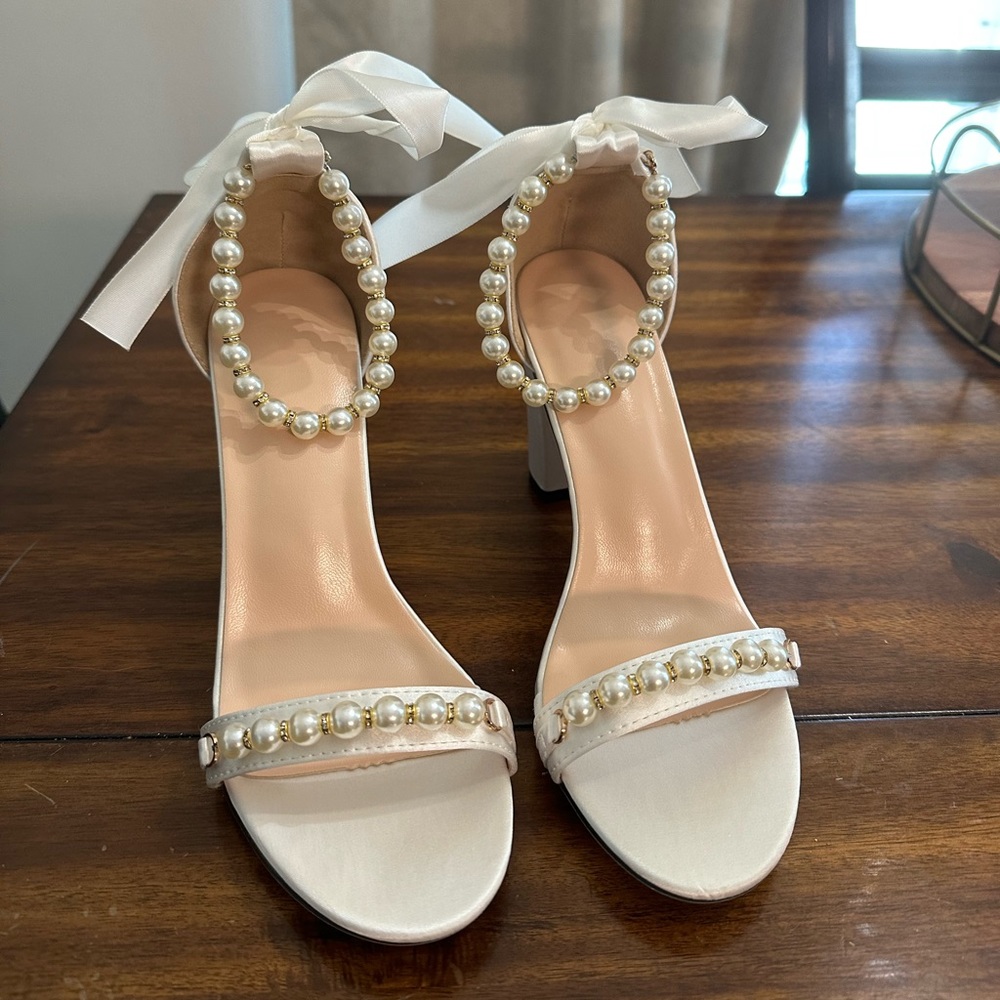 White & gold pearl heels